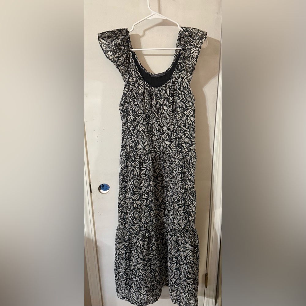 Elegant Black and White Maxi Dress